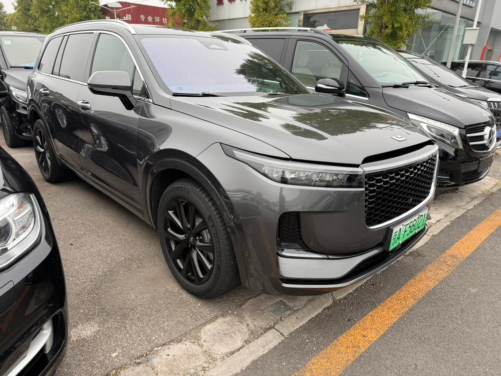Li Auto ONE 2021 — фото автомобиля