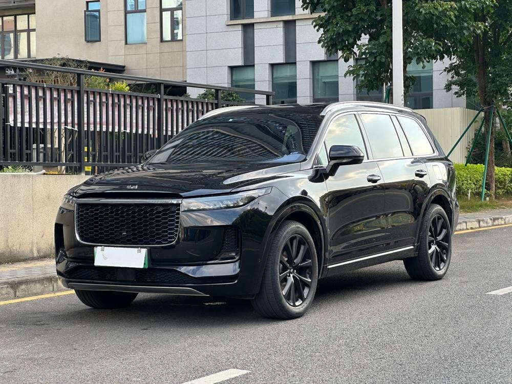 Li Auto ONE 2021 — фото автомобиля