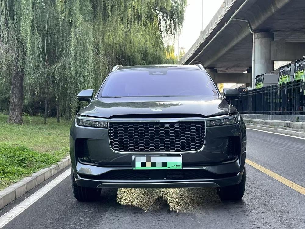 Li Auto ONE 2021 — фото автомобиля