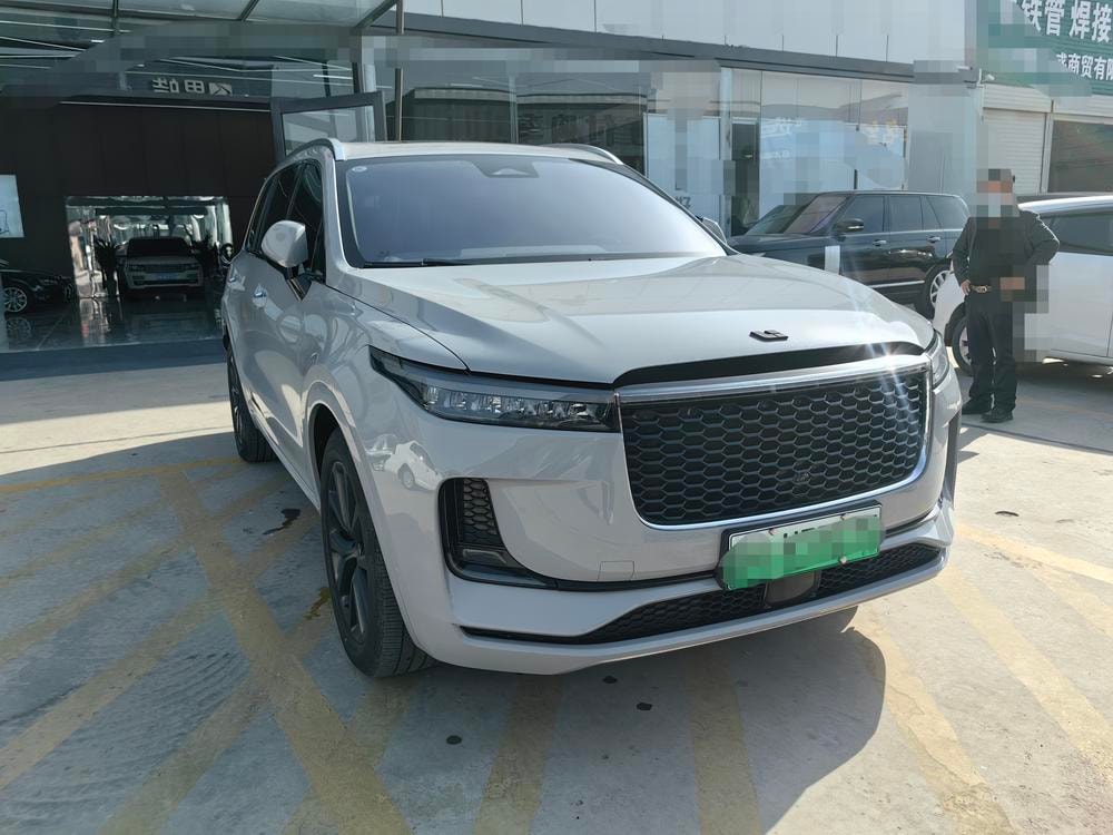Li Auto ONE 2021 — фото автомобиля