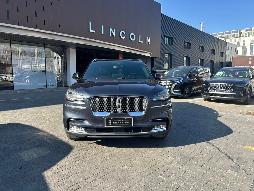 Lincoln Aviator 2020 — фото автомобиля 1