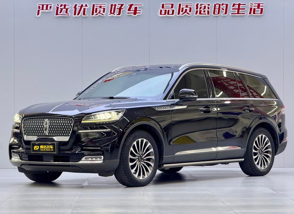 Lincoln Aviator 2021 — фото автомобиля 1