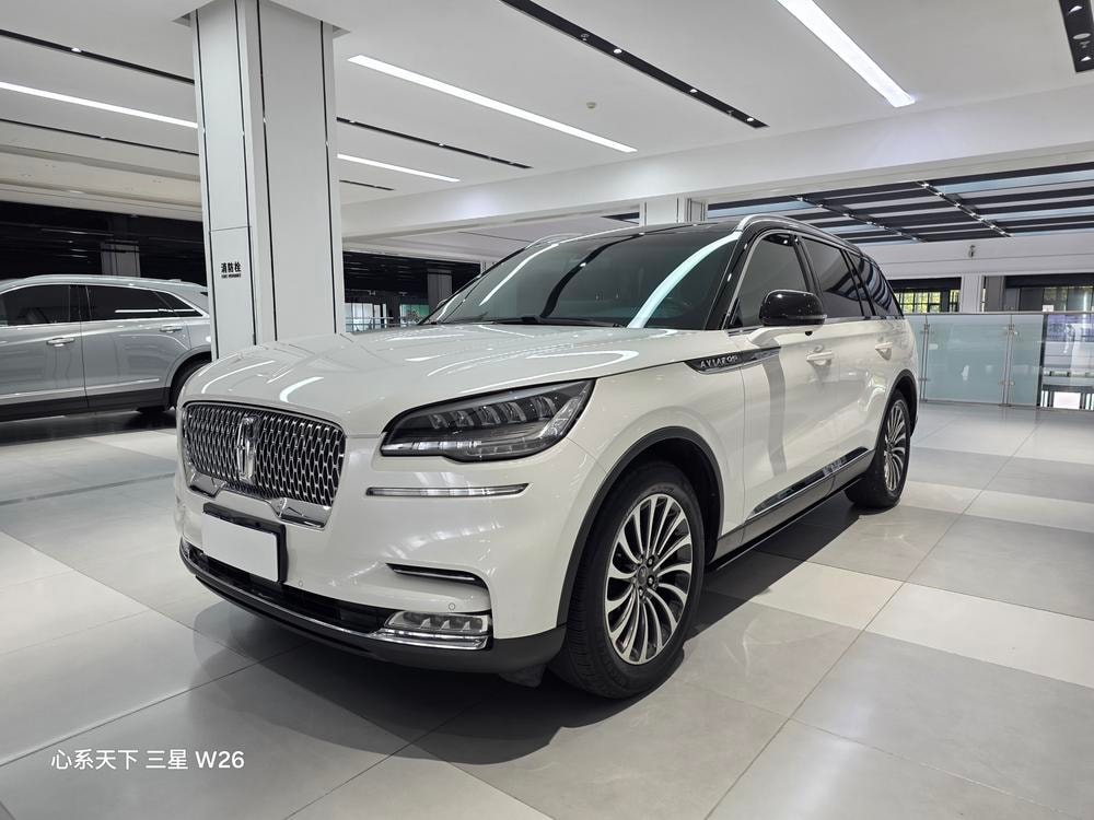 Lincoln Aviator 2020 — фото автомобиля