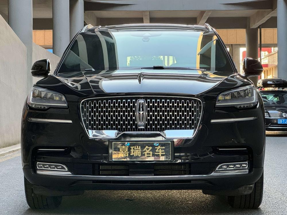 Lincoln Aviator 2020 — фото автомобиля