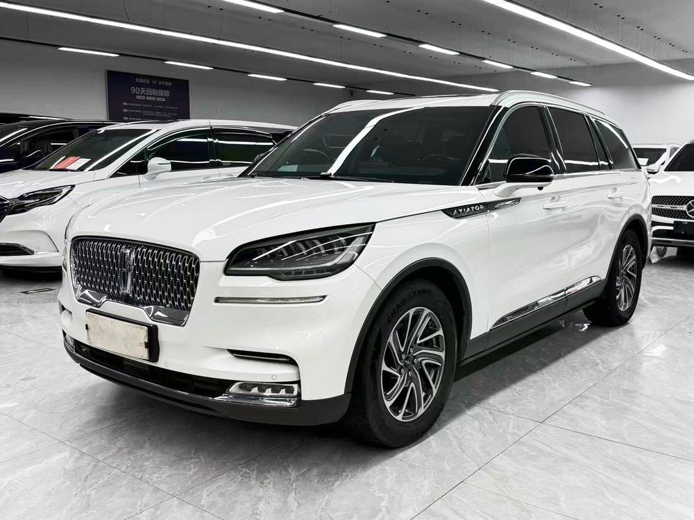Lincoln Aviator (Import) 2020 — фото автомобиля