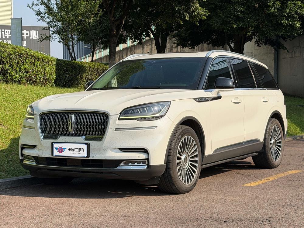 Lincoln Aviator (Import) 2020 — фото автомобиля