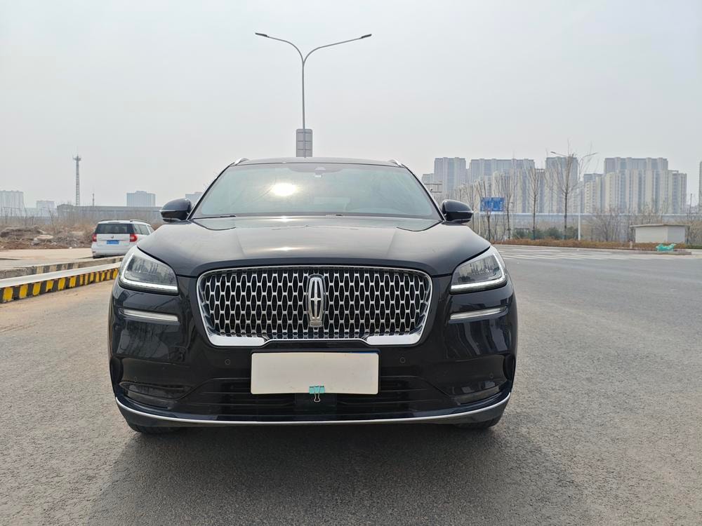 Lincoln Corsair 2021 — фото автомобиля 1