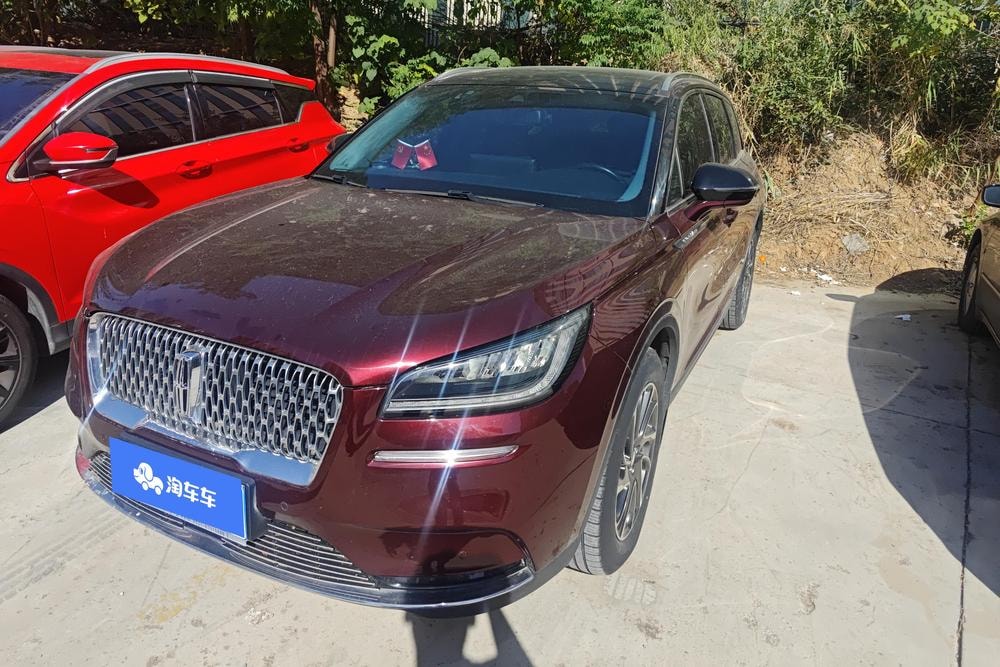 Lincoln Corsair 2020 — фото автомобиля 1