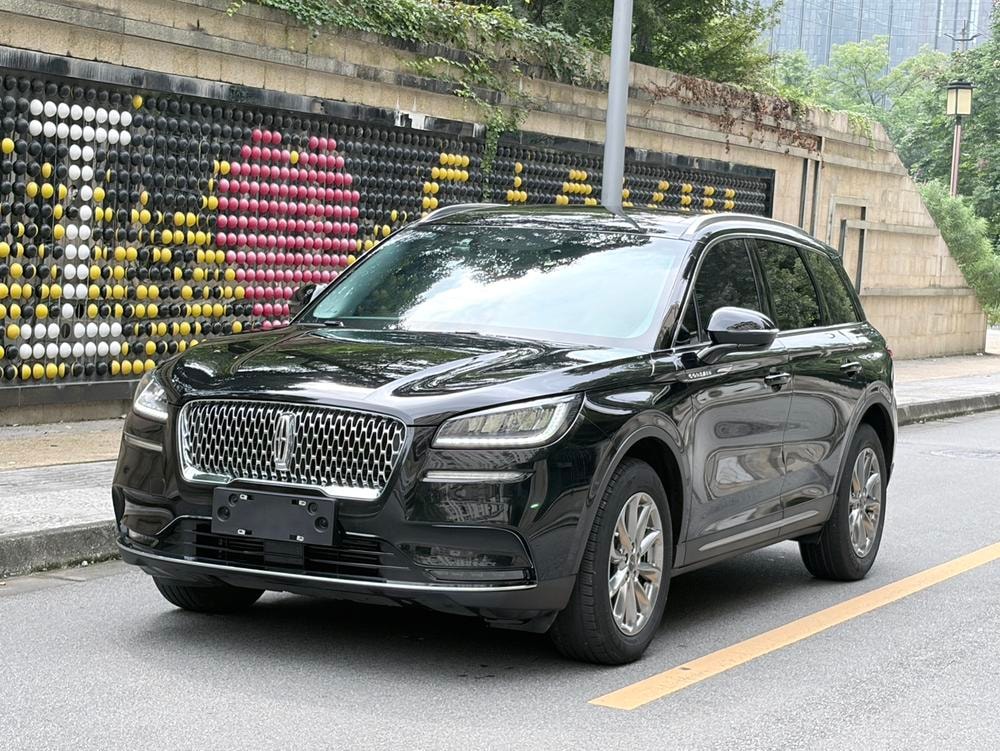 Lincoln Corsair 2020 — фото автомобиля 1