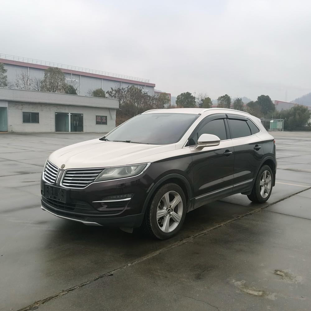 Lincoln MKC 2017 — фото автомобиля