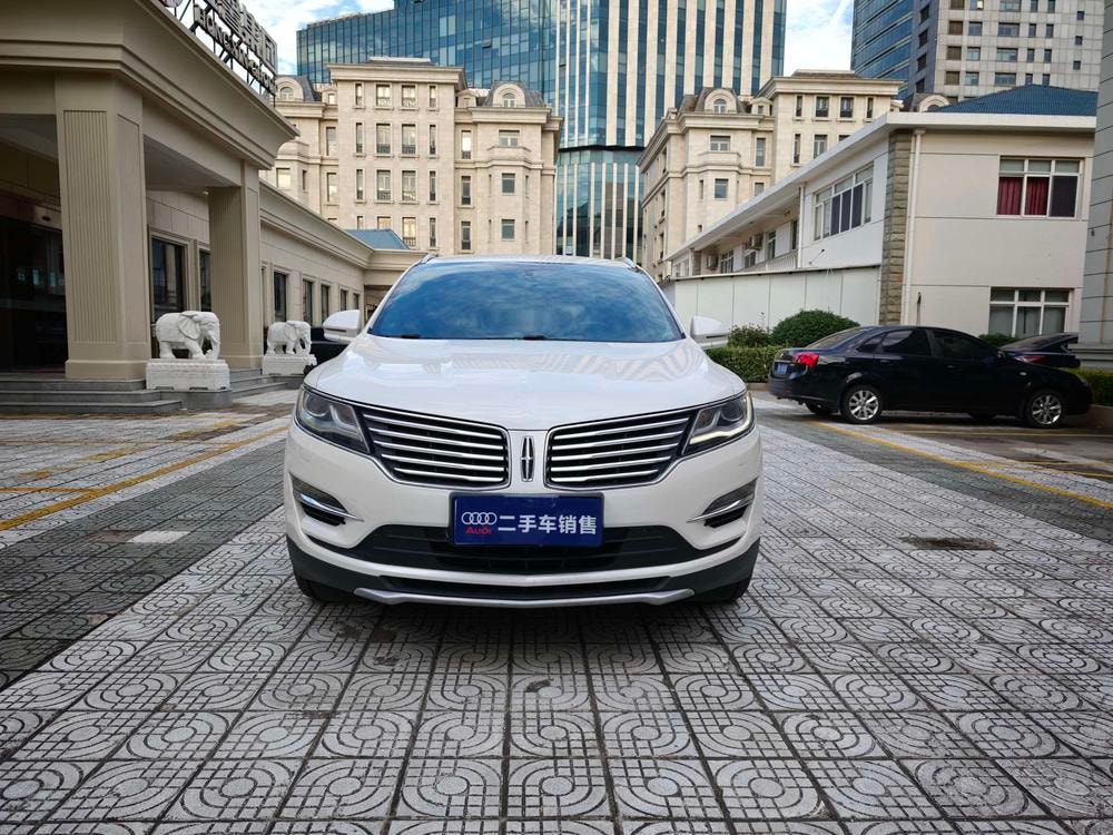 Lincoln MKC 2017 — фото автомобиля