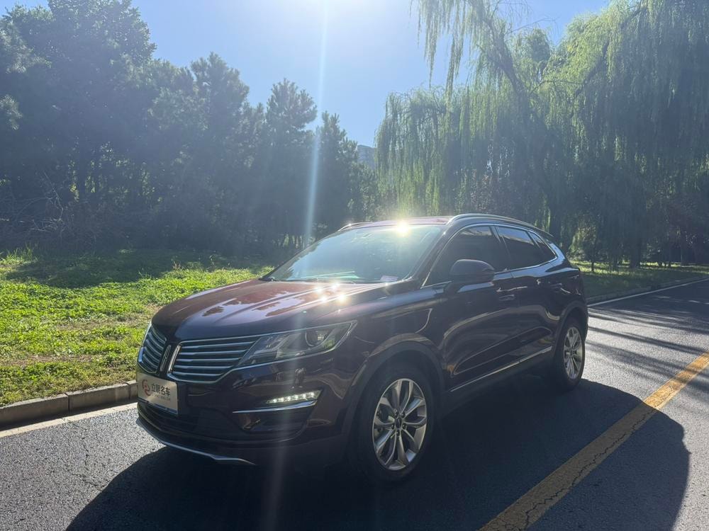 Lincoln MKC 2017 — фото автомобиля