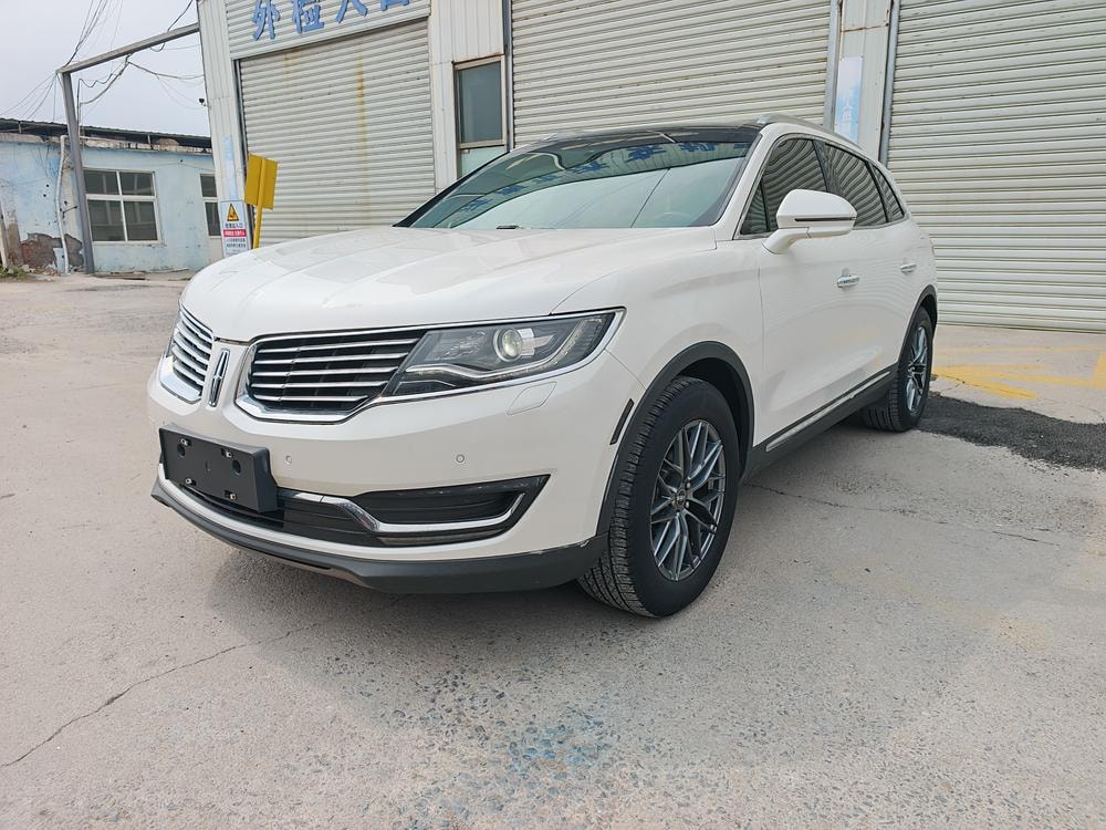 Lincoln MKX 2017 — фото автомобиля