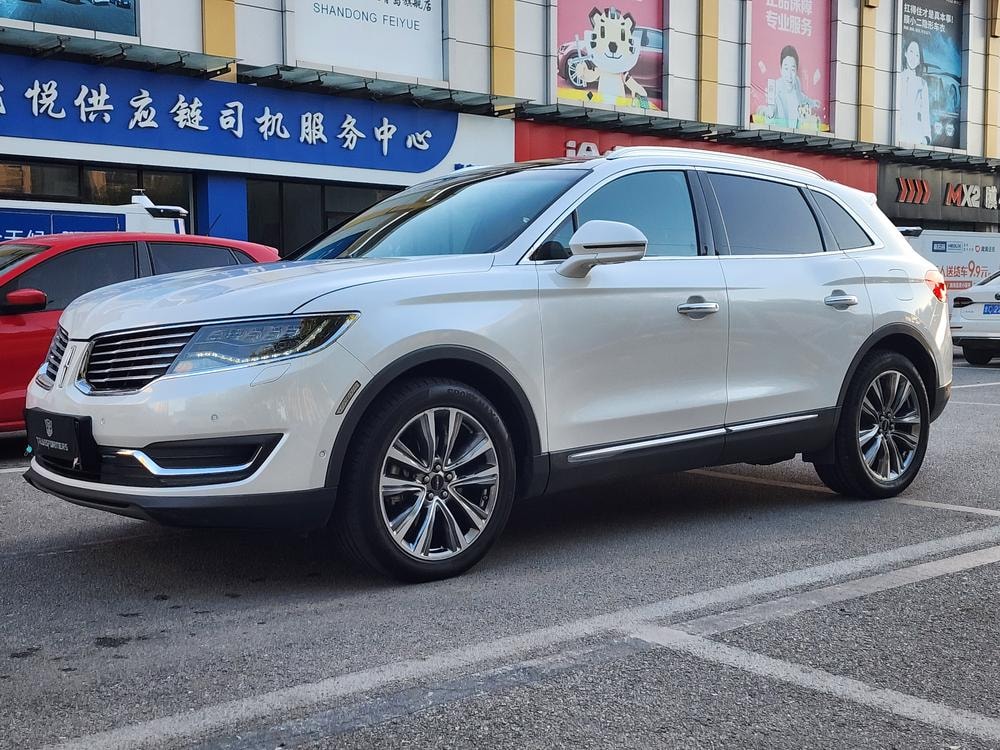 Lincoln MKX 2018 — фото автомобиля