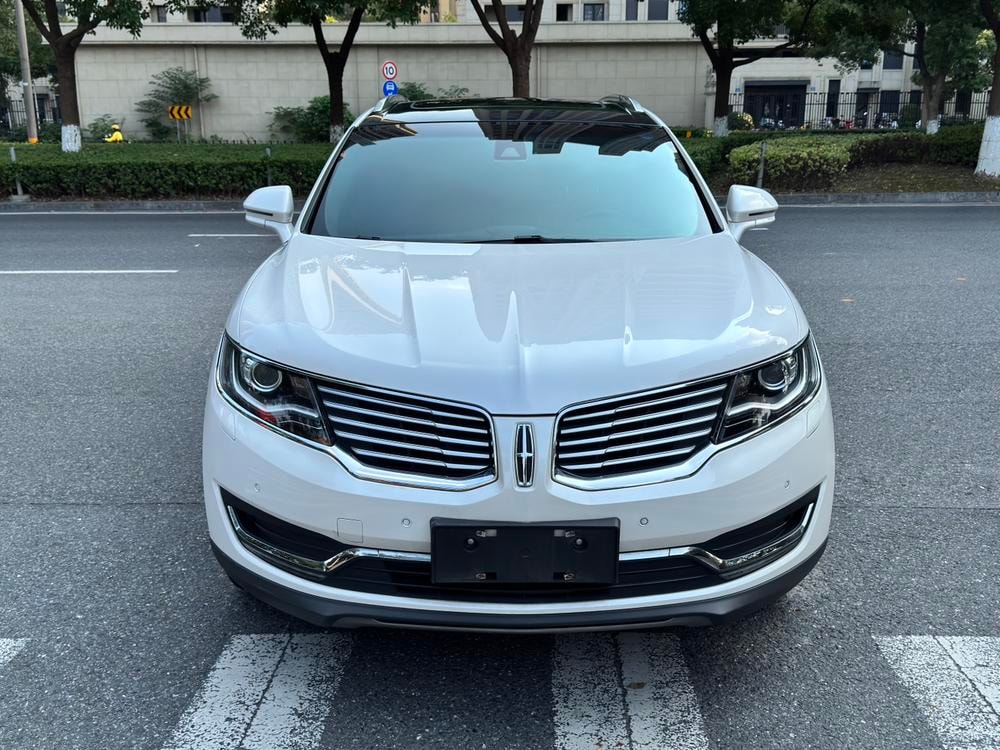 Lincoln MKX 2017 — фото автомобиля