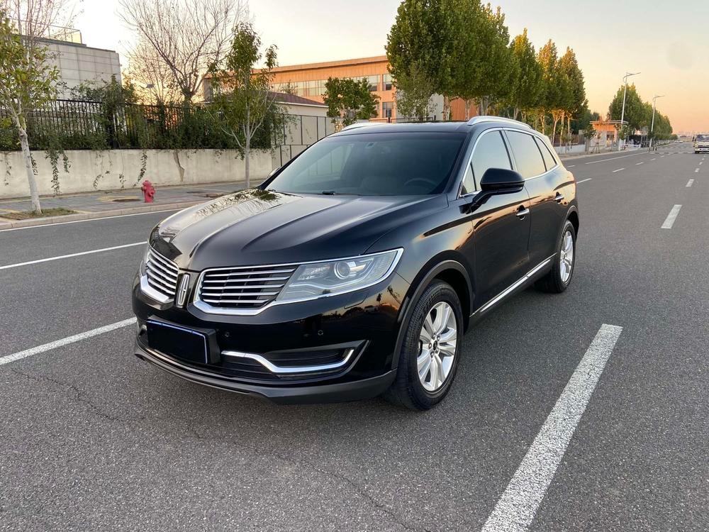 Lincoln MKX 2017 — фото автомобиля 1