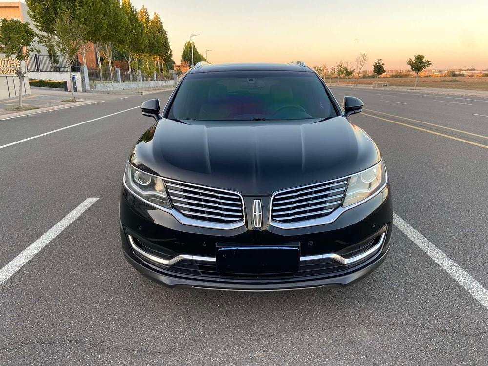 Lincoln MKX 2017 — фото автомобиля
