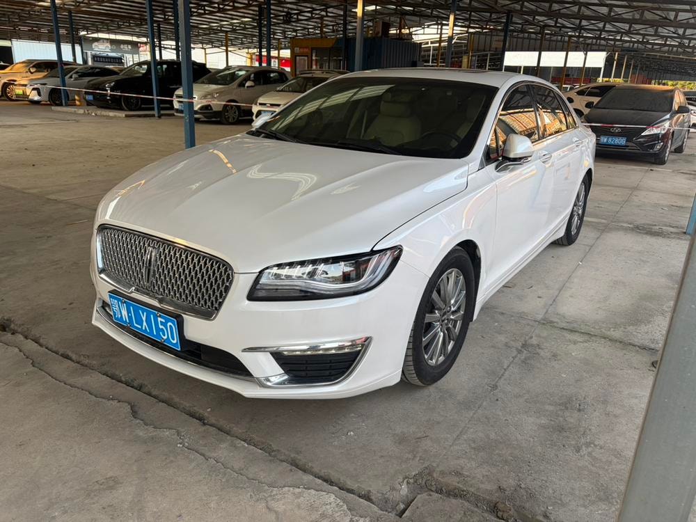 Lincoln MKZ 2019 — фото автомобиля 1