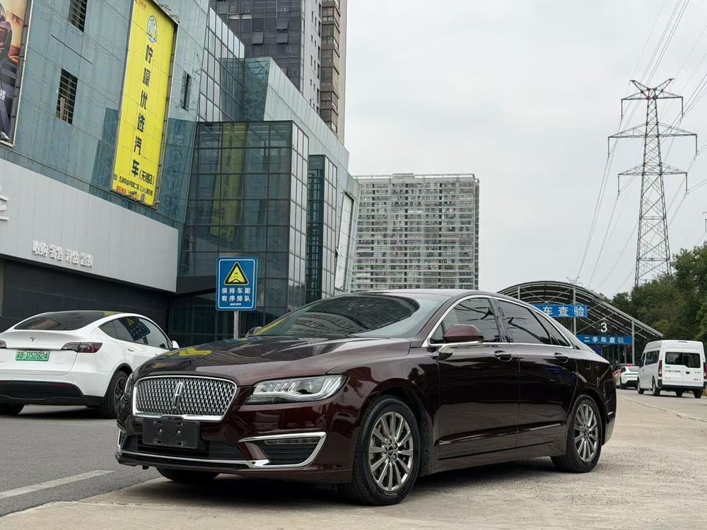 Lincoln MKZ 2019 — фото автомобиля