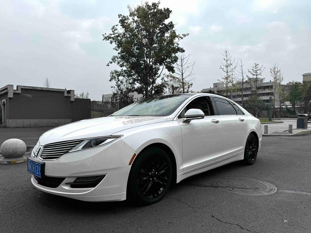 Lincoln MKZ 2014 — фото автомобиля