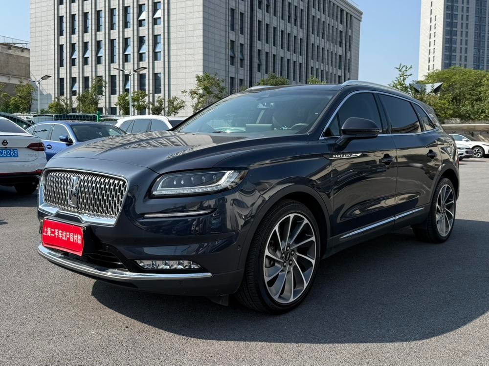 Lincoln Nautilus 2021 — фото автомобиля