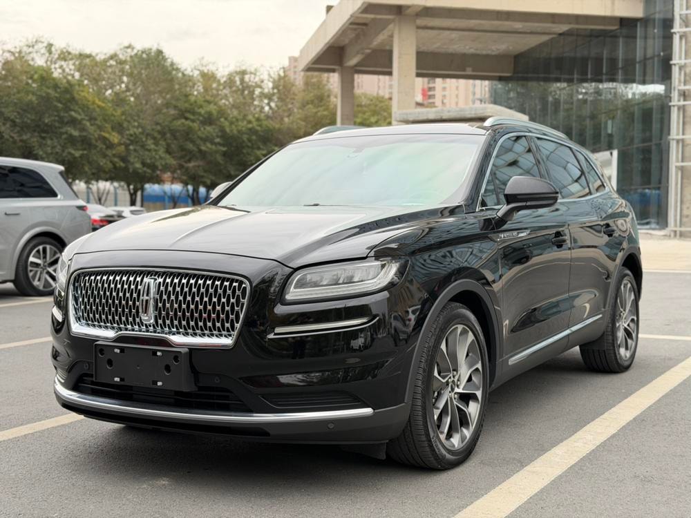 Lincoln Nautilus 2021 — фото автомобиля 1