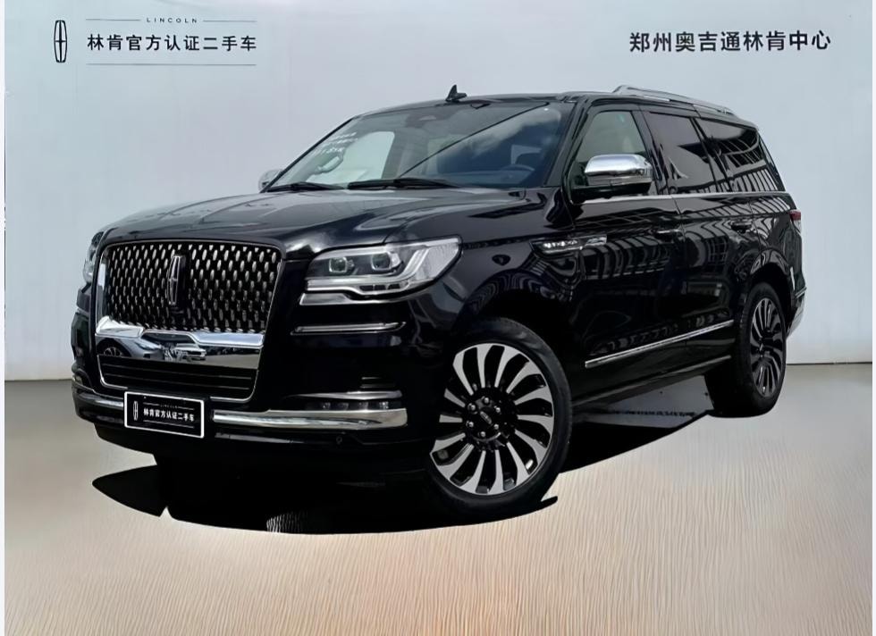 Lincoln Navigator 2024 — фото автомобиля