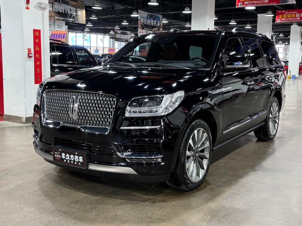 Lincoln Navigator 2019 — фото автомобиля 1