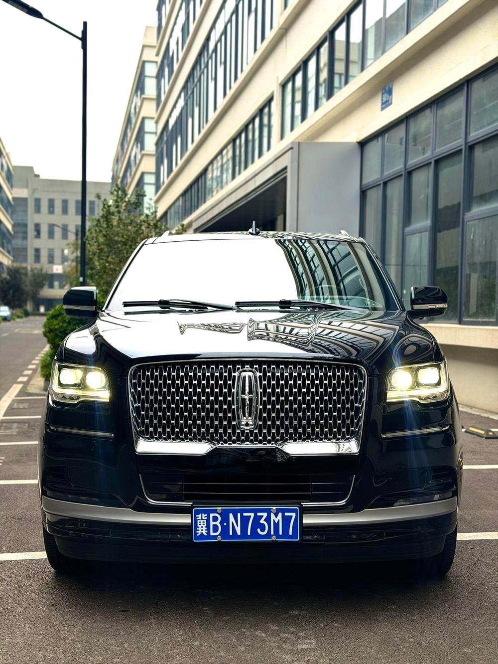 Lincoln Navigator 2022 — фото автомобиля 1