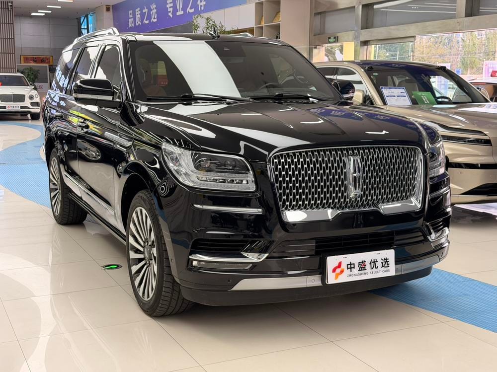 Lincoln Navigator 2020 — фото автомобиля 1