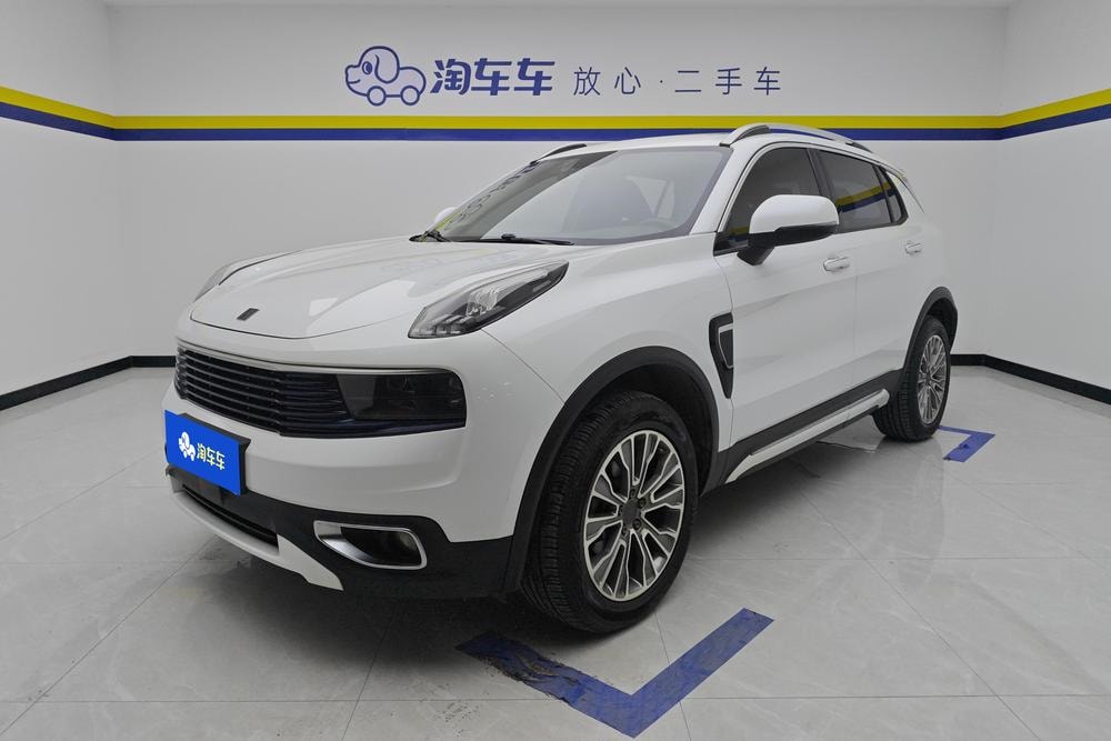 Lynk & Co 01 2019 — фото автомобиля