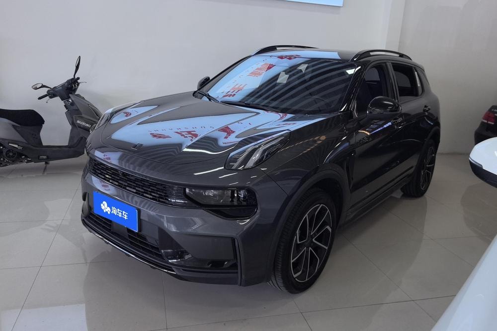 Lynk & Co 01 2023 — фото автомобиля 1