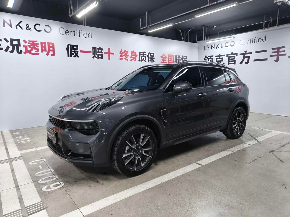 Lynk & Co 01 2023 — фото автомобиля 1