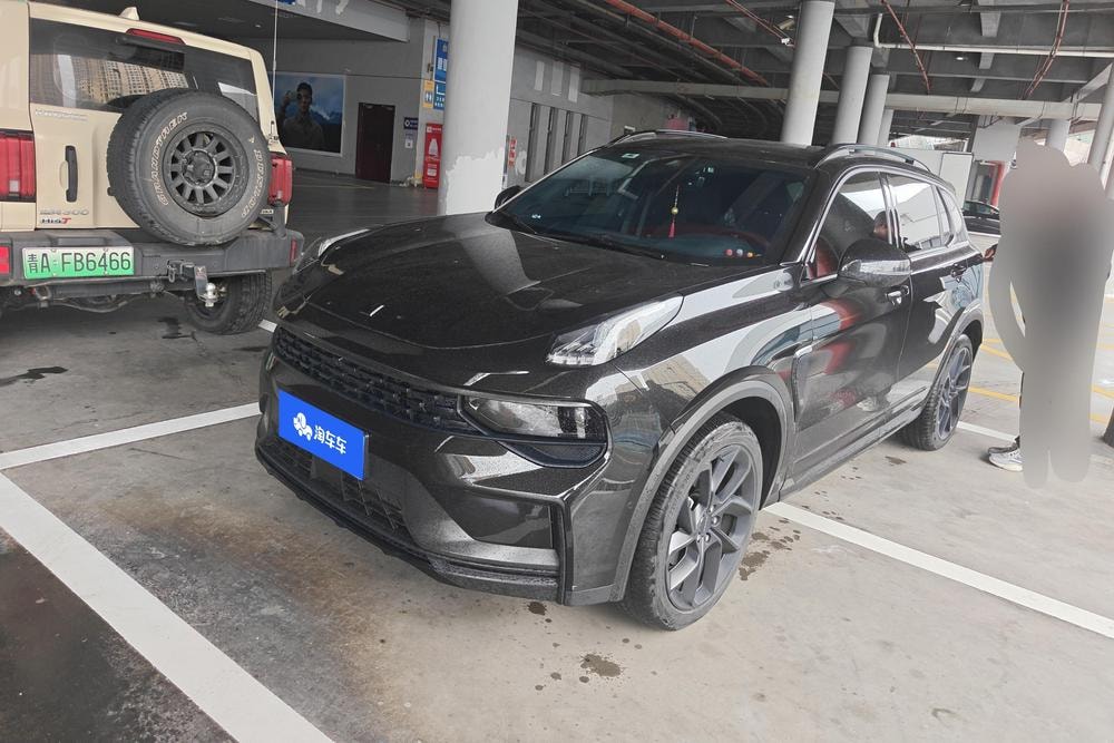 Lynk & Co 01 2021 — фото автомобиля 1