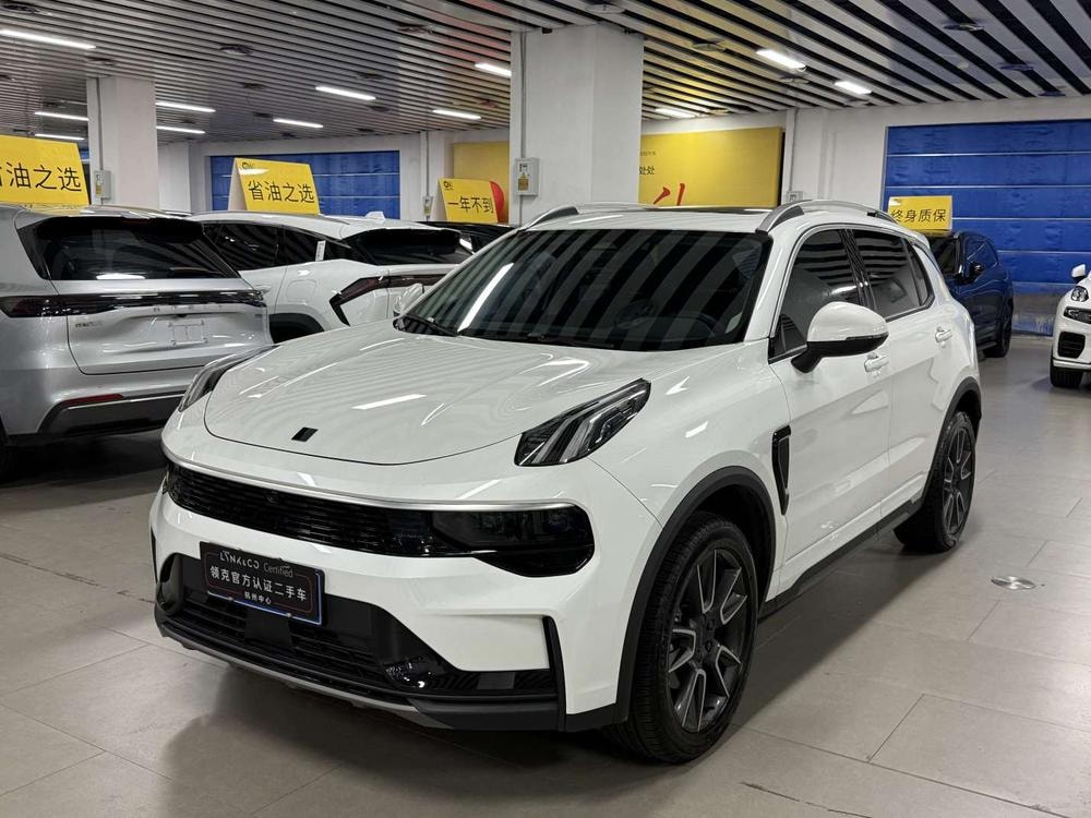 Lynk & Co 01 2023 — фото автомобиля 1