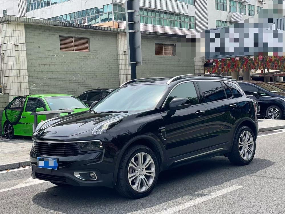 Lynk & Co 01 2019 — фото автомобиля