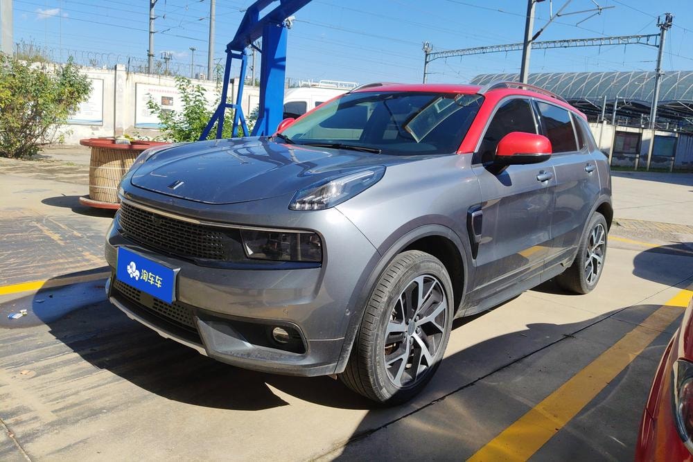 Lynk & Co 01 EM-P 2019 — фото автомобиля 1