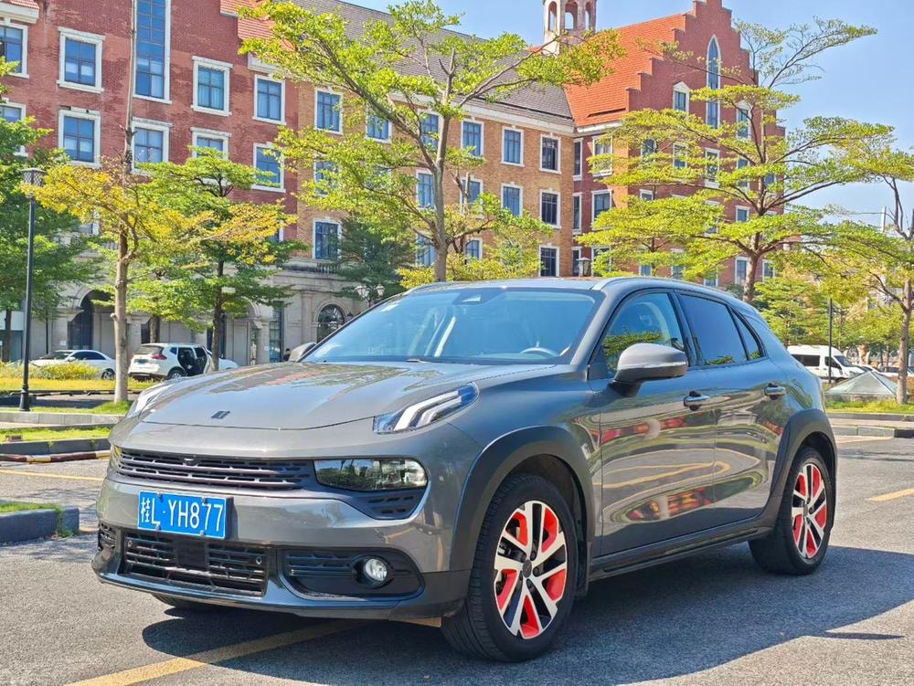 Lynk & Co 02 2021 — фото автомобиля