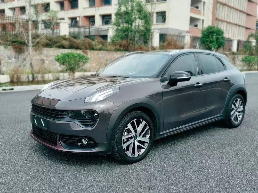 Lynk & Co 02 2022 — фото автомобиля