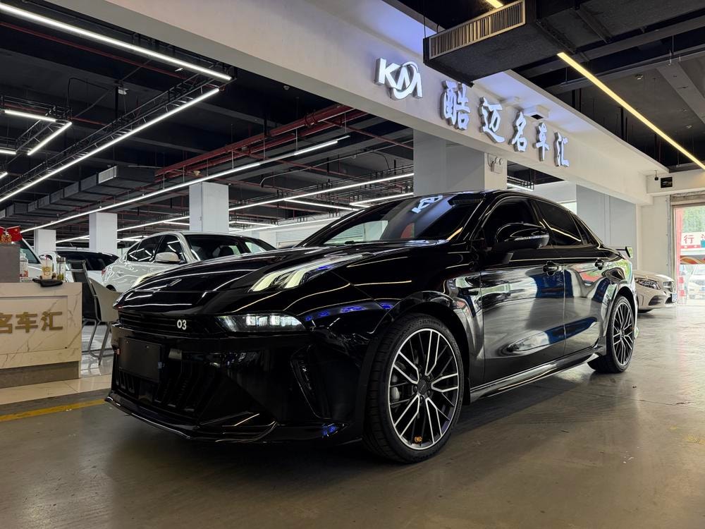 Lynk & Co 03 2026 — фото автомобиля 1