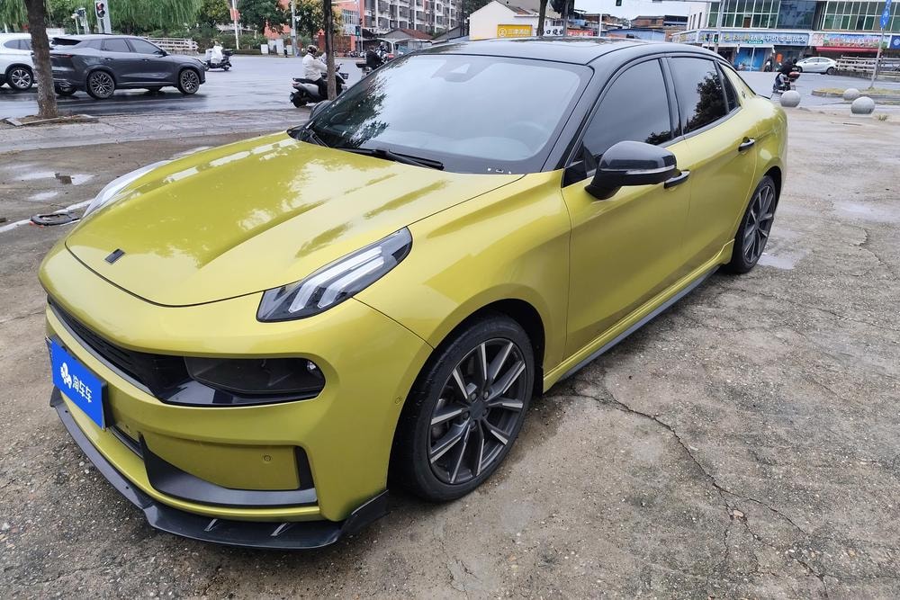 Lynk & Co 03 2022 — фото автомобиля 1