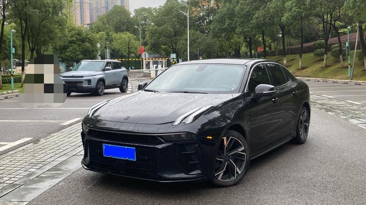 Lynk & Co 03 2023 — фото автомобиля
