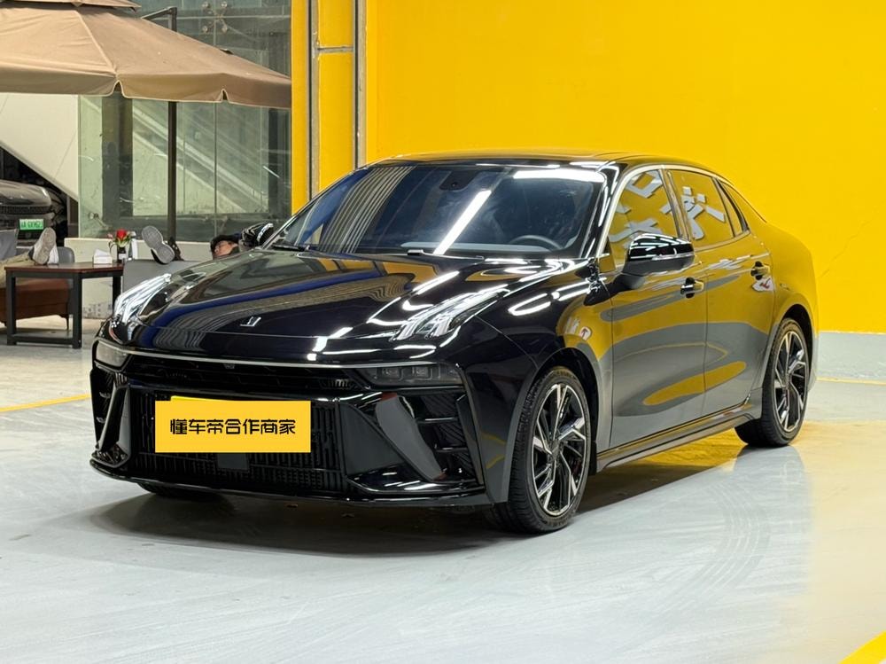 Lynk & Co 03 2023 — фото автомобиля