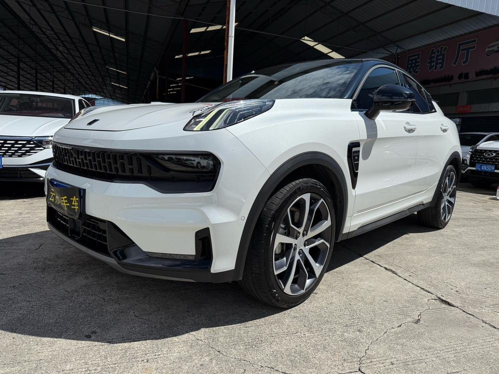 Lynk & Co 05 2022 — фото автомобиля 1