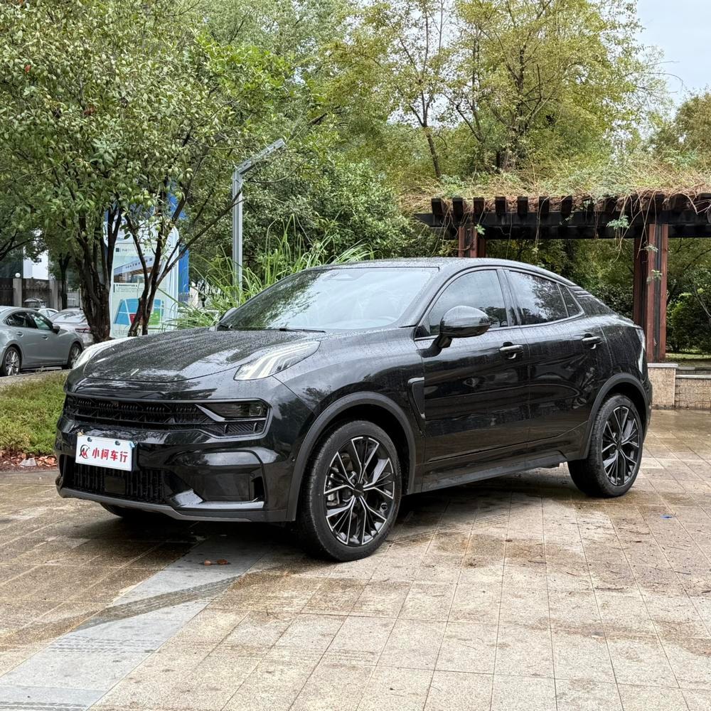 Lynk & Co 05 2023 — фото автомобиля 1