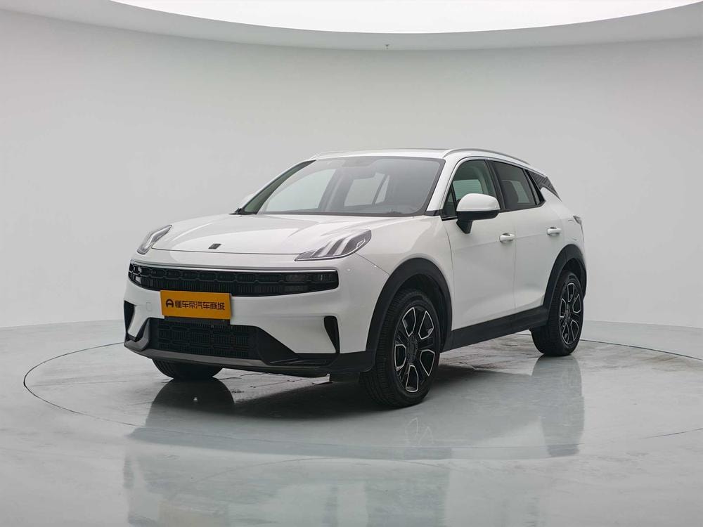 Lynk & Co 06 2020 — фото автомобиля