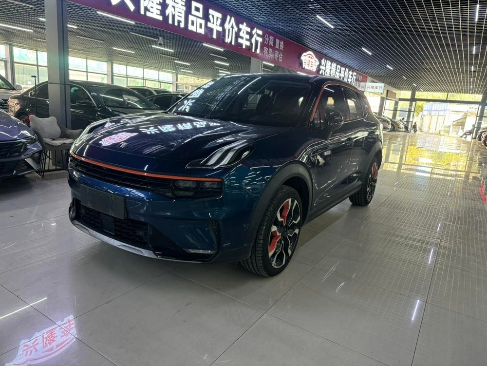 Lynk & Co 06 2020 — фото автомобиля