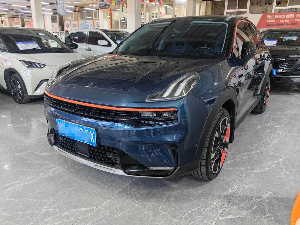 Lynk & Co 06 2020 — фото автомобиля