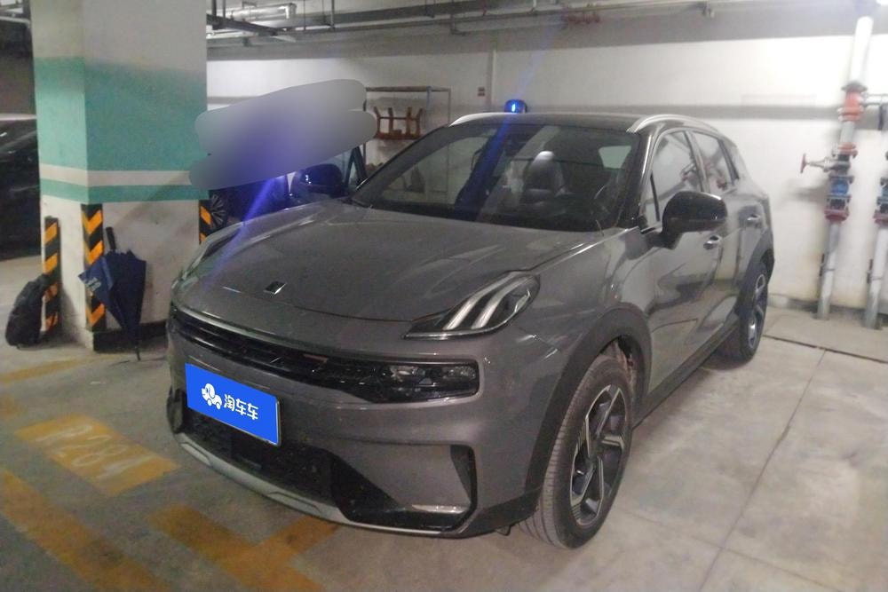 Lynk & Co 06 2020 — фото автомобиля