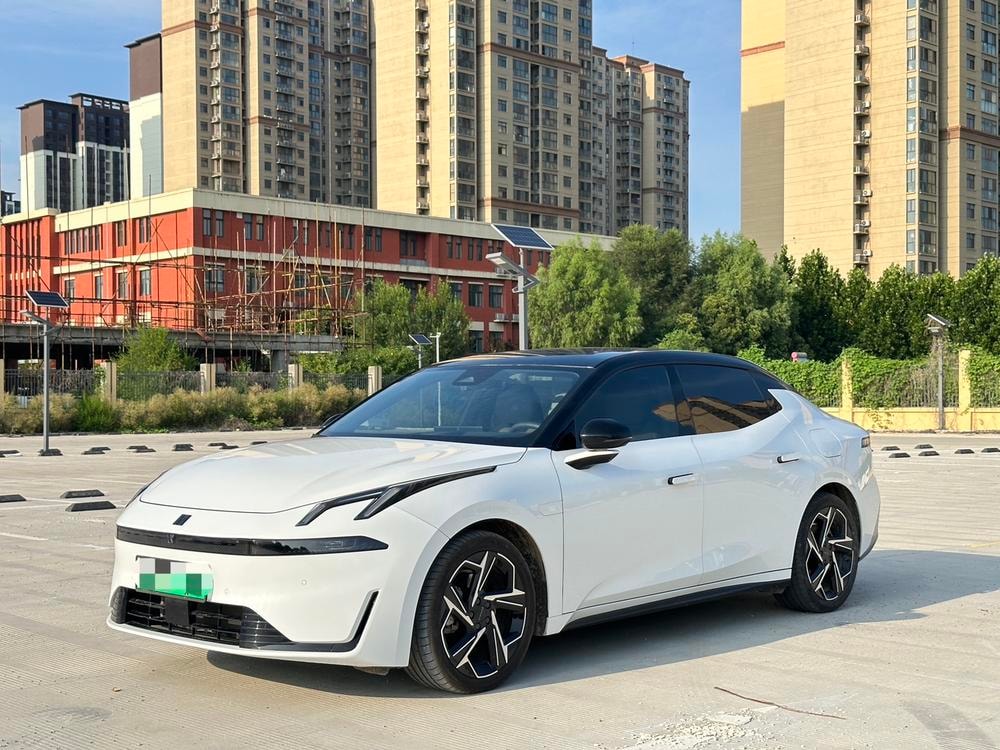 Lynk & Co 07 EM-P 2024 — фото автомобиля 1
